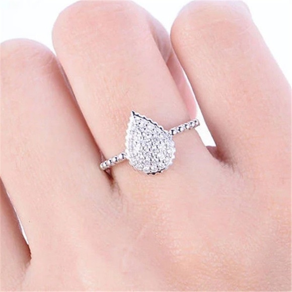 Huitan Jewelry - Gorgeous 925 Silver Pear Cut White Sapphire Ring